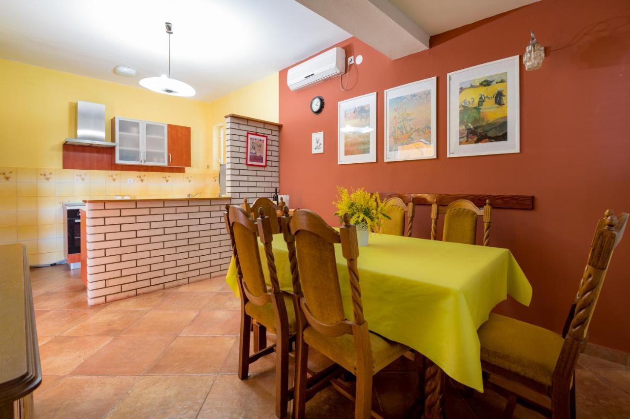 Holiday Home Nives Τίβατ Εξωτερικό φωτογραφία