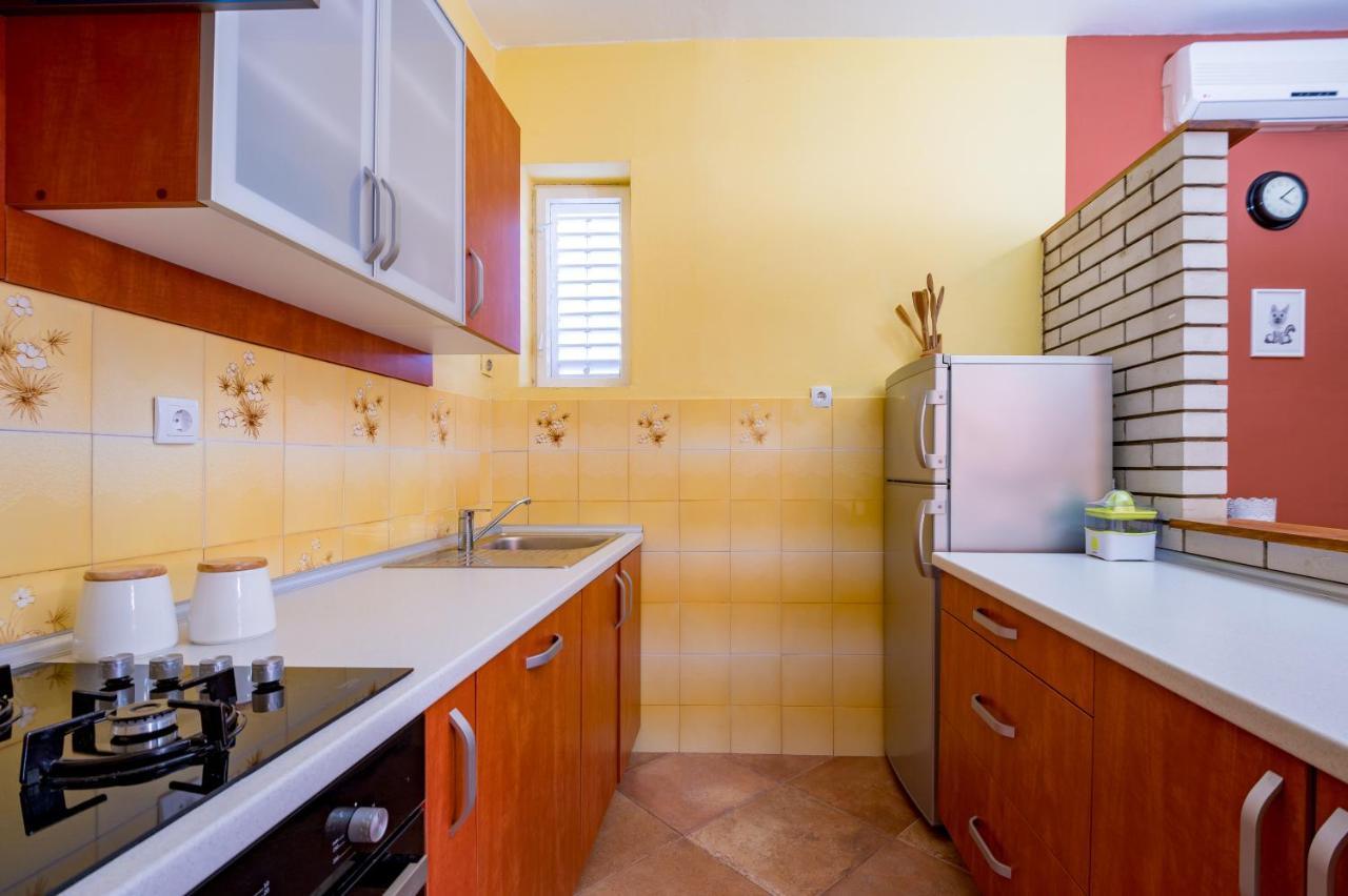 Holiday Home Nives Τίβατ Εξωτερικό φωτογραφία