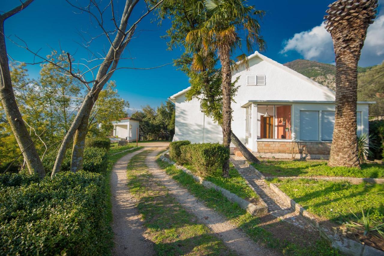 Holiday Home Nives Τίβατ Εξωτερικό φωτογραφία