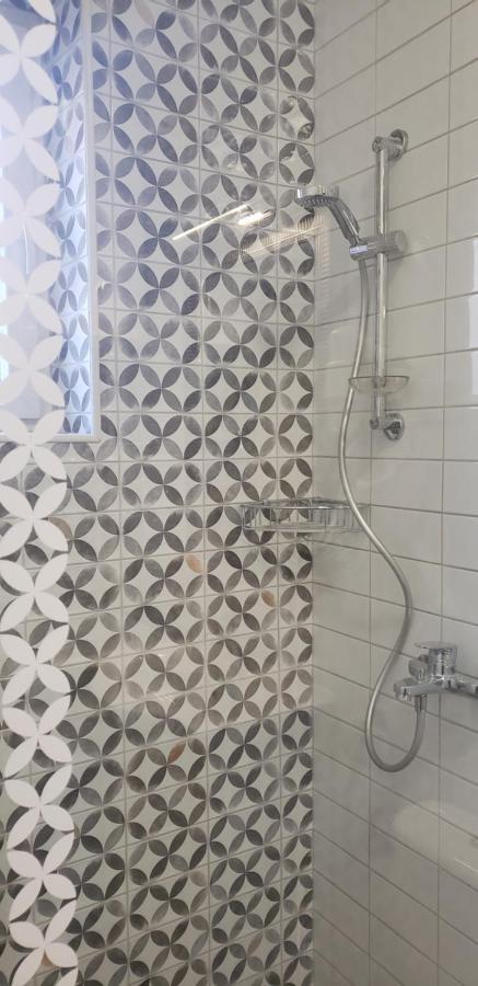 Holiday Home Nives Τίβατ Εξωτερικό φωτογραφία